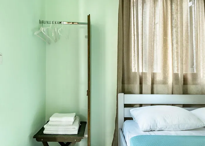 Old Boat Double 1 Nikiana